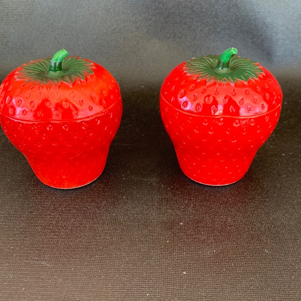Hazel atlas strawberry, jam, milk, glass jar
